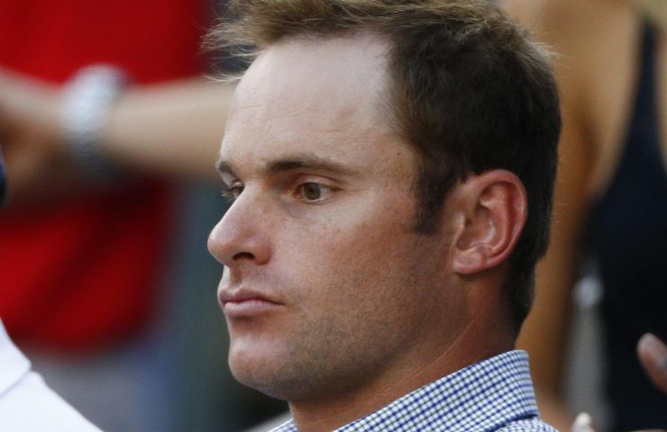 Andy Roddick guarda la partita